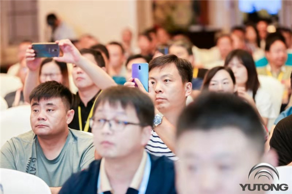 宇通: 用智慧助力打贏校車安全“保衛(wèi)戰(zhàn)”和運(yùn)營“持久戰(zhàn)”