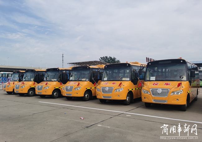 管理搞上去、收費(fèi)降下來(lái)！起底鹽阜校車(chē)安全運(yùn)營(yíng)背后的秘密