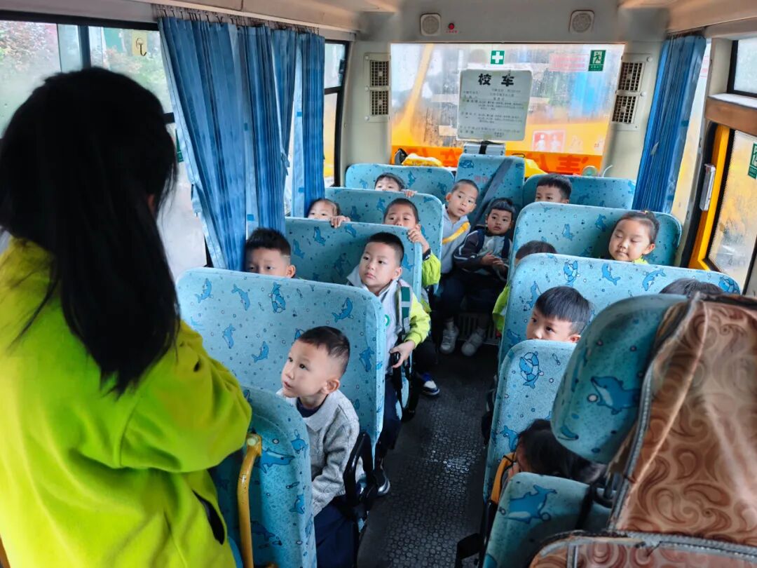 【校車(chē)安全】安全“童”行--仁懷市城北幼兒園開(kāi)展校車(chē)消防安全演練活動(dòng)