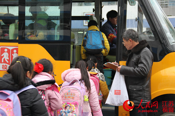 南京六合校車運(yùn)營堅持三不出做到4年零事故