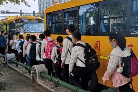 哈爾濱就校車安全管理條例征求意見 校車應配實時監控專人隨車照管學生